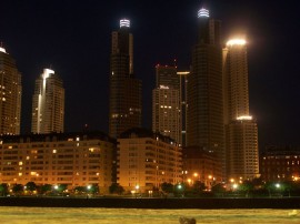 Edificios de Puerto Madero de noche