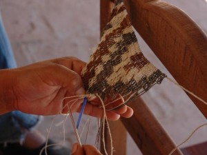 Artesanía chaqueña hecha en telar